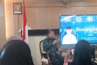 Penjabat Gubernur Kalimantan Timur sedang memberikan keterangan ketahanan pangan di acara bincang santai bersama wartawan di ruang VVIP Rujab Gubernur Kaltim, Samarinda, Sabtu (16/3/2024). (Foto: Lana/fajarborneo.com)