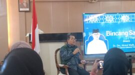Penjabat Gubernur Kalimantan Timur sedang memberikan keterangan ketahanan pangan di acara bincang santai bersama wartawan di ruang VVIP Rujab Gubernur Kaltim, Samarinda, Sabtu (16/3/2024). (Foto: Lana/fajarborneo.com)