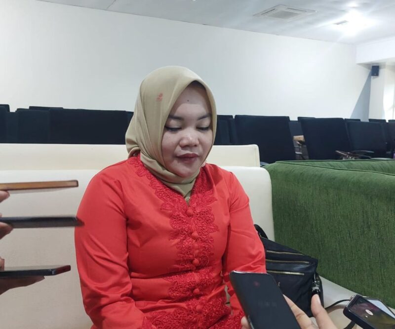 Kades Perangan Baru, Fitriati.