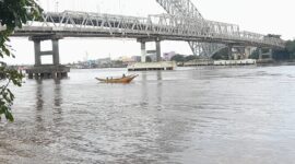 Jembatan Mahakam I kembali tertabrak pada Sabtu (26/4/2025) malam. 