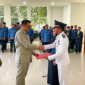 Bupati Kukar, Aulia Rahman Basri saat melantik pejabat Administrator dan Pengawas Dilingkungan Pemerintah Kabupaten (Pemkab) Kukar, di Ruang Serbaguna Kantor Bupati Kukar, Tenggarong, pada Jumat (18/09/26). (Humas Pemkab Kukar)
