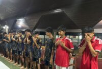 Suasana pesepak bola Kubar di rumah jabatan Bupati Kubar. (Bii/Fajarborneo)