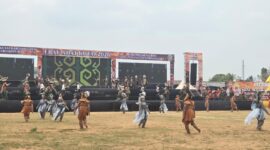 Suasana Erau Adat Kutai 2026, di Stadion Rondong Demang, Kecamatan Tenggarong, pada Minggu (20/09/2026). (Hen/Fajarborneo)