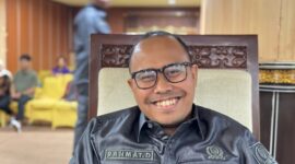 Anggota Komisi II DPRD Kukar, Rahmad Darmawan, Saat berada di Ruang DPRD Kukar (07/10/26). (Hen/Fajarborneo)
