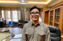 Anggota DPRD Kukar komisi IV, Akhmad Akbar Haka Saputra saat berada di ruang rapat pada Senin, (12/10/26). (Hen/Fajarborneo).