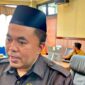 Ketua DPRD Kukar, Ahmad Yani Saat Berada Diruang Rapat, pada Senin (12/10/26). (Hen/Fajarborneo).